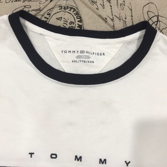 Tommy Hilfiger Men's Short Sleeve Logo T-Shirt - Picture 3 of 4